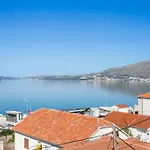 Seaside With A Swimming Pool Okrug Gornji, Ciovo - 11374 * Τρογκίρ
