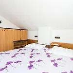 Seaside With A Swimming Pool Okrug Gornji, Ciovo - 11374 Apartment