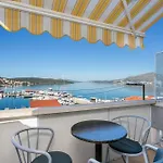 شقة Seaside With A Swimming Pool Okrug Gornji, Ciovo - 11374 *