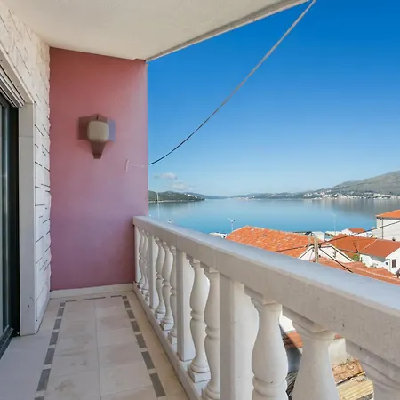 Apartman Seaside With A Swimming Pool Okrug Gornji, Ciovo - 11374 *