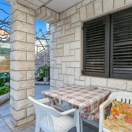Seaside With A Swimming Pool Okrug Gornji, Ciovo - 11374 Appartement Trogir