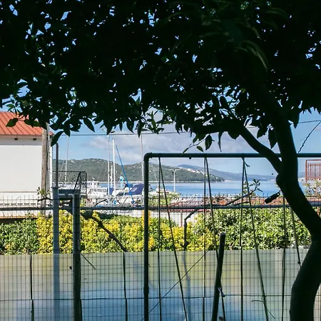 Seaside With A Swimming Pool Okrug Gornji, Ciovo - 11374 * Trogir