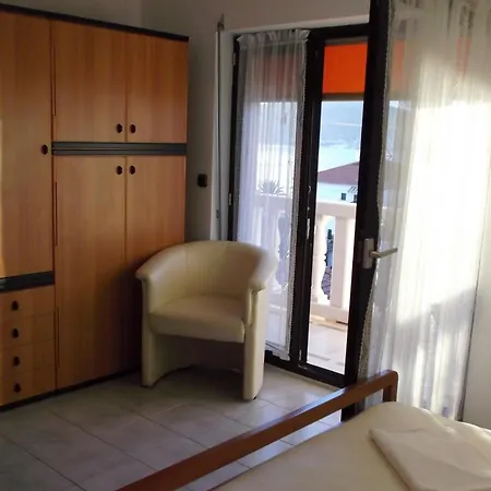 Seaside With A Swimming Pool Okrug Gornji, Ciovo - 11374 Apartman