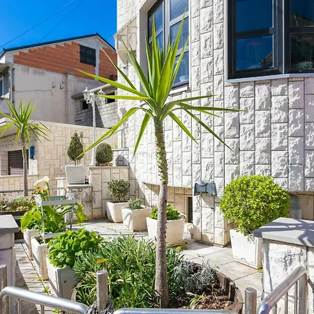 شقة Seaside With A Swimming Pool Okrug Gornji, Ciovo - 11374 تروغير
