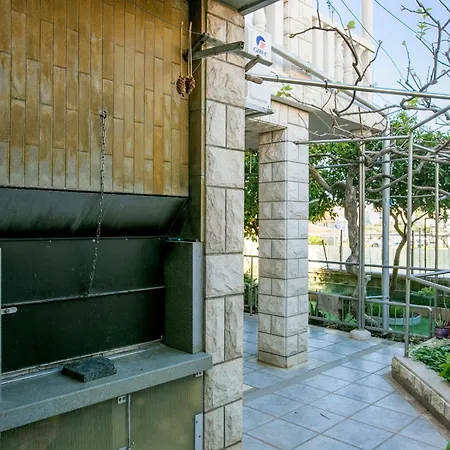 Apartman Seaside With A Swimming Pool Okrug Gornji, Ciovo - 11374