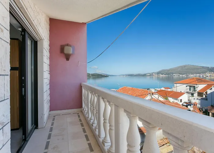 Apartament Seaside With A Swimming Pool Okrug Gornji, Ciovo - 11374 *
